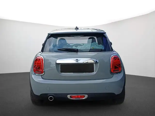 Mini Hatch view 3
