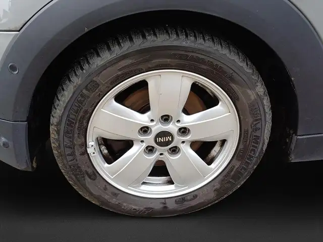 Mini Hatch view 8