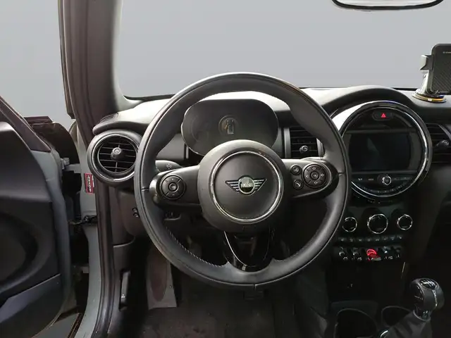 Mini Hatch view 13
