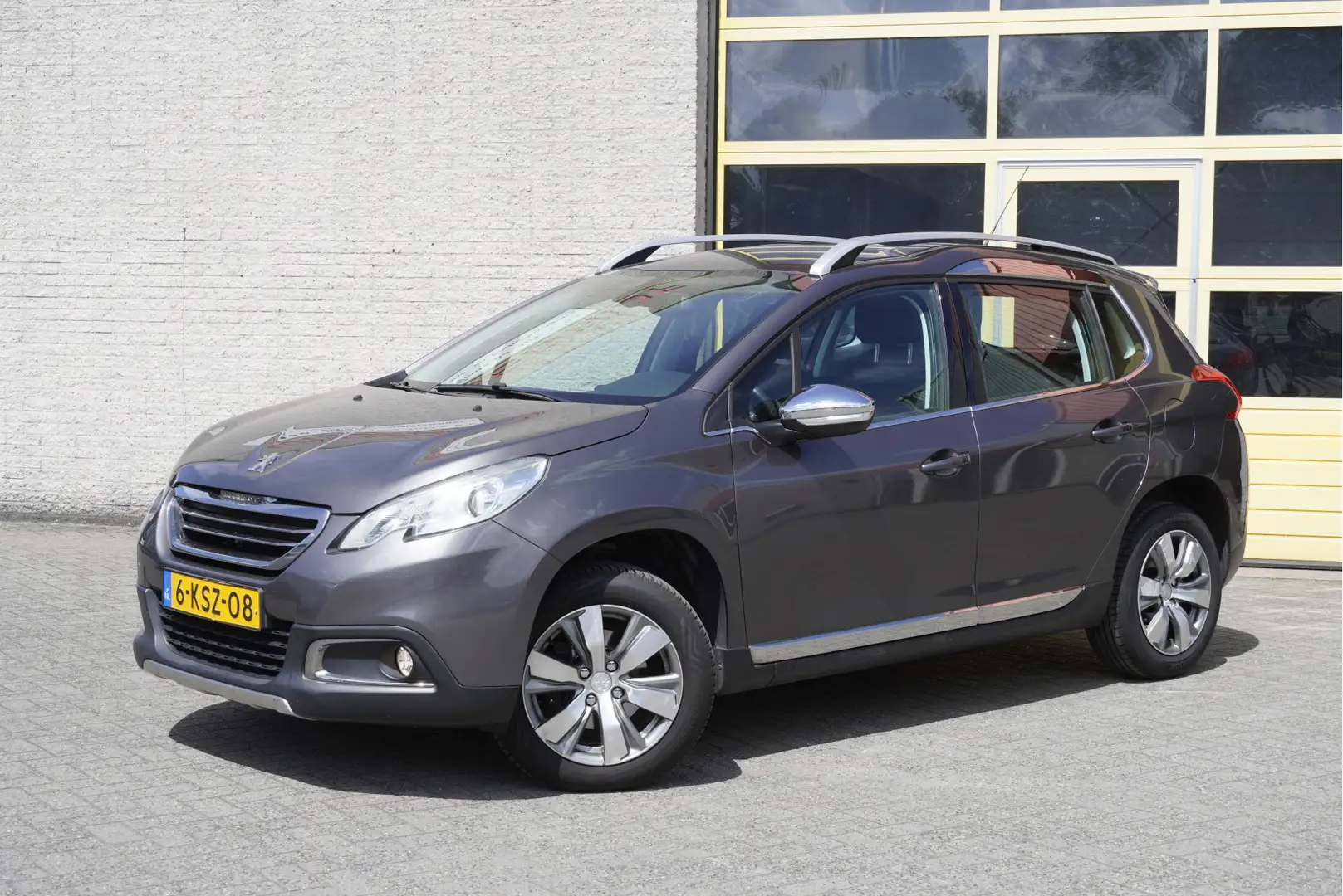 Peugeot 2008 1.6 e-HDi Allure BJ2013 Lmv 16" | Led | Pdc | Navi Gris - 2