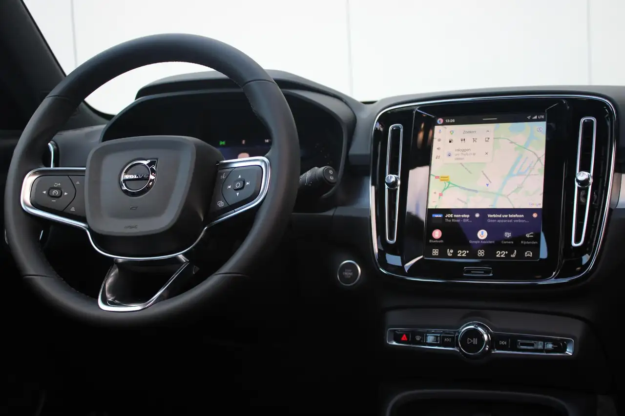 Volvo XC40 2026 — фото 11