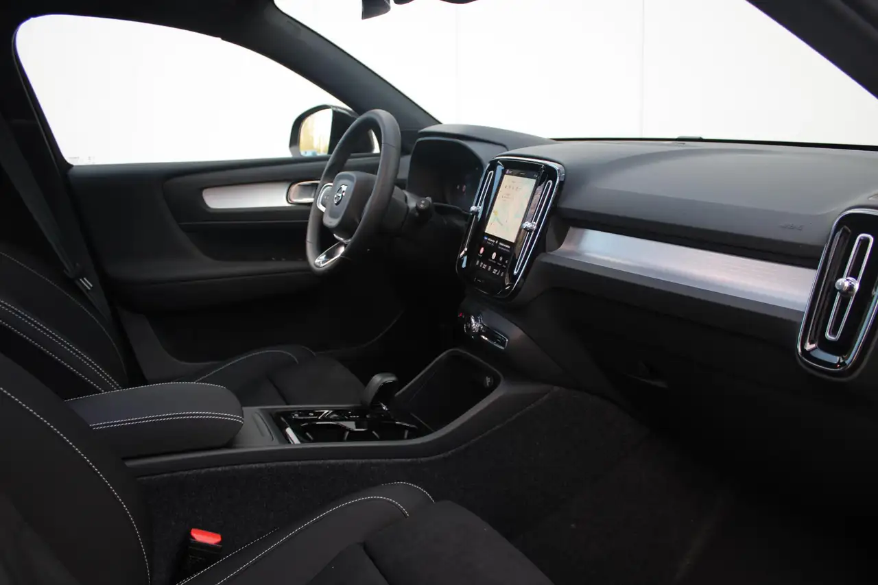 Volvo XC40 2026