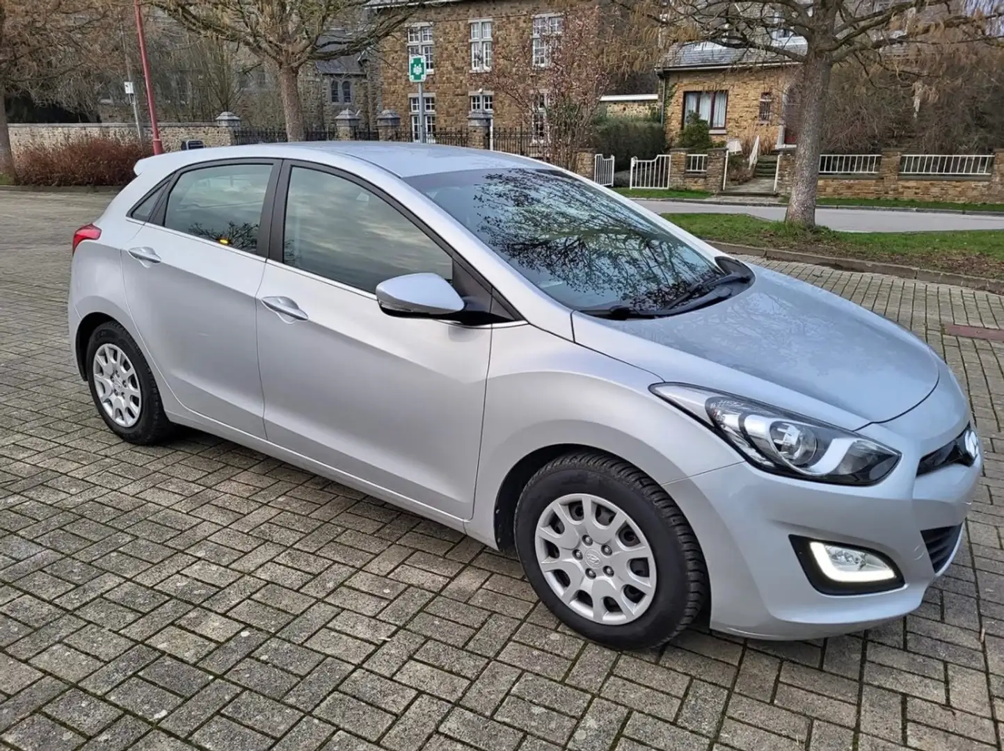 Hyundai i30 i30 SW 1.6 GDi Lounge Zilver - 2
