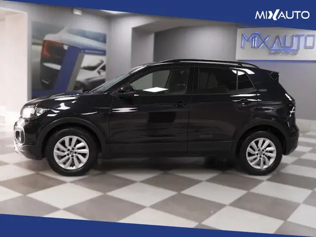 Volkswagen T-Cross view 3