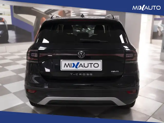 Volkswagen T-Cross view 4
