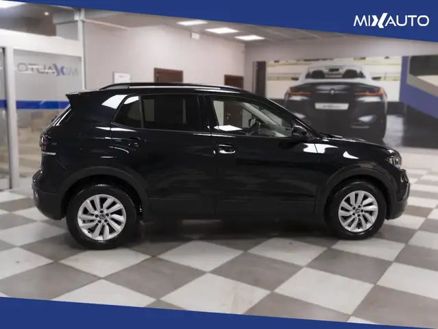 Volkswagen T-Cross view 6