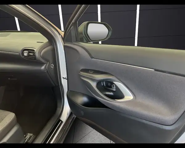 Toyota Yaris Cross view 18
