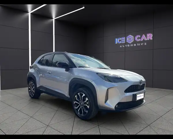 Toyota Yaris Cross view 3