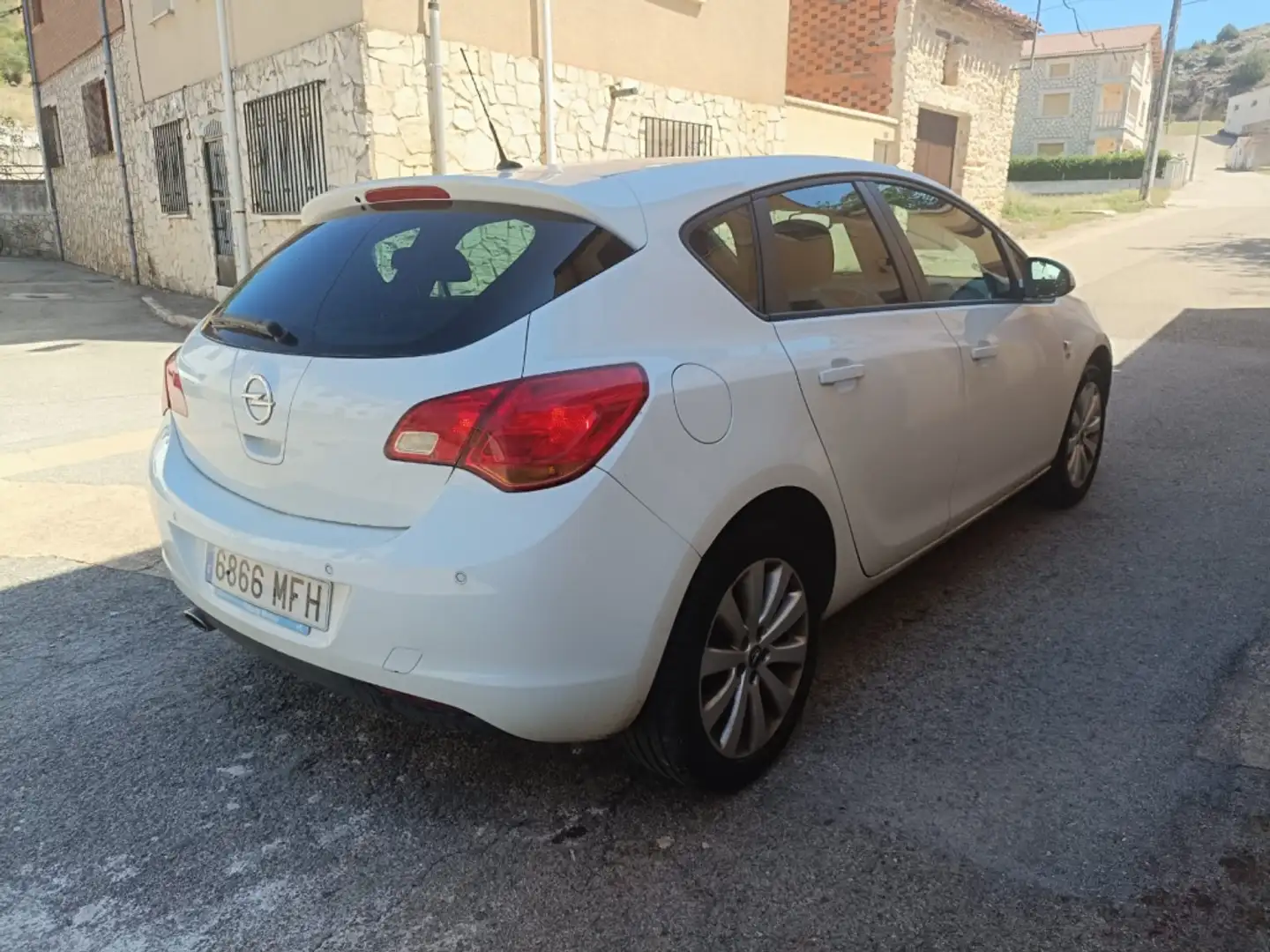Opel Astra 1.4 T Excellence Blanco - 2