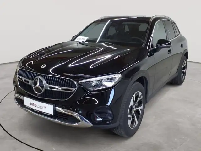 Mercedes-Benz GLC view 2