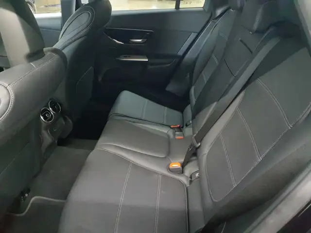 Mercedes-Benz GLC view 13