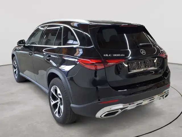 Mercedes-Benz GLC view 5