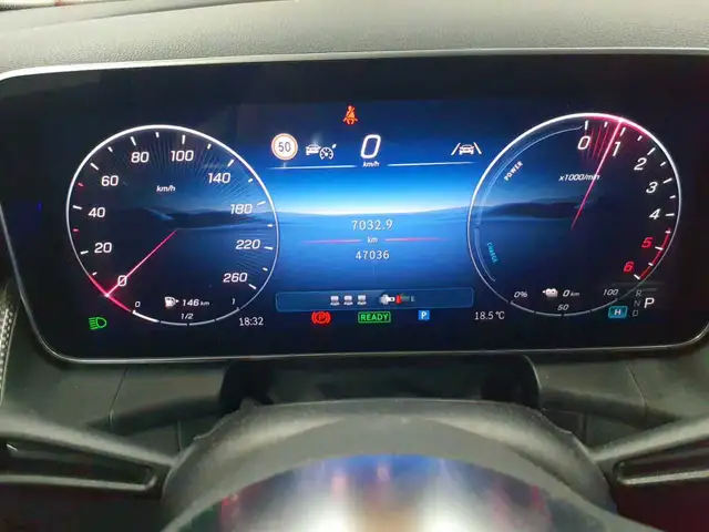 Mercedes-Benz GLC view 11