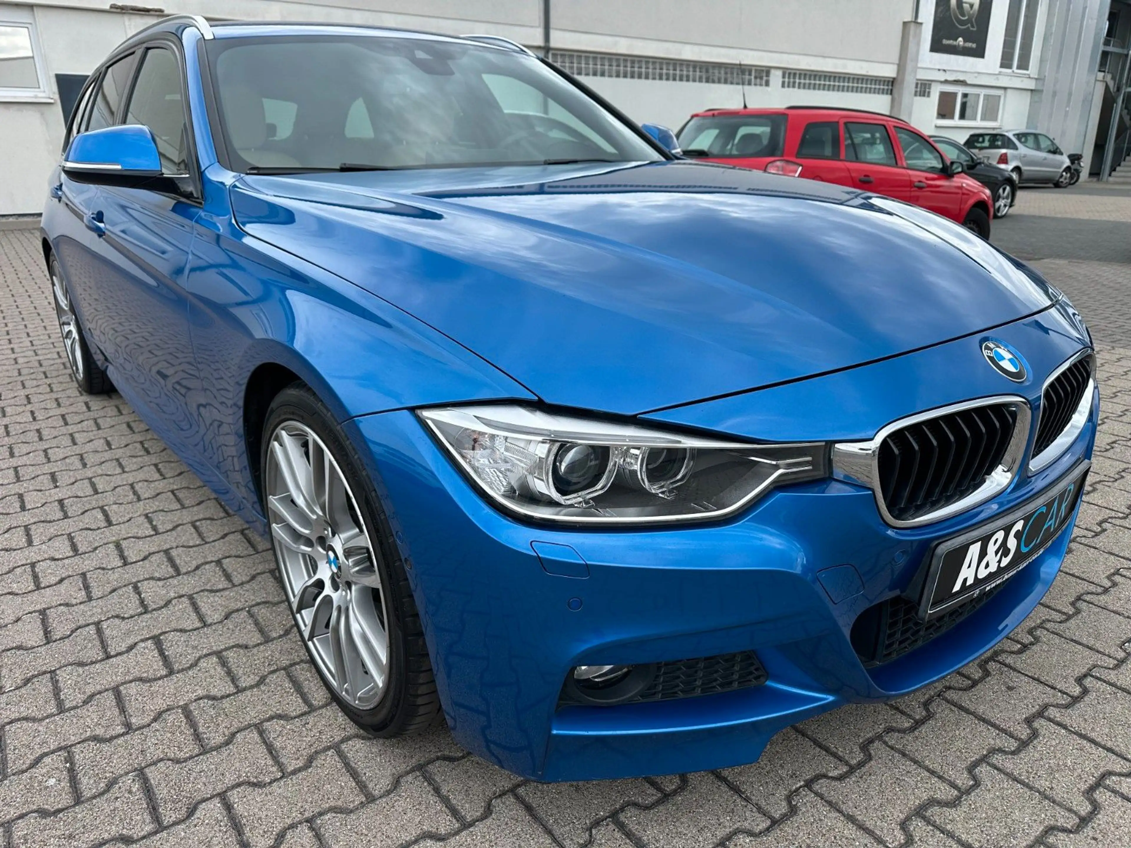 BMW 328 i Touring-M SPORT PAKET-HEAD UP-AHK-MEMORY — photo 3
