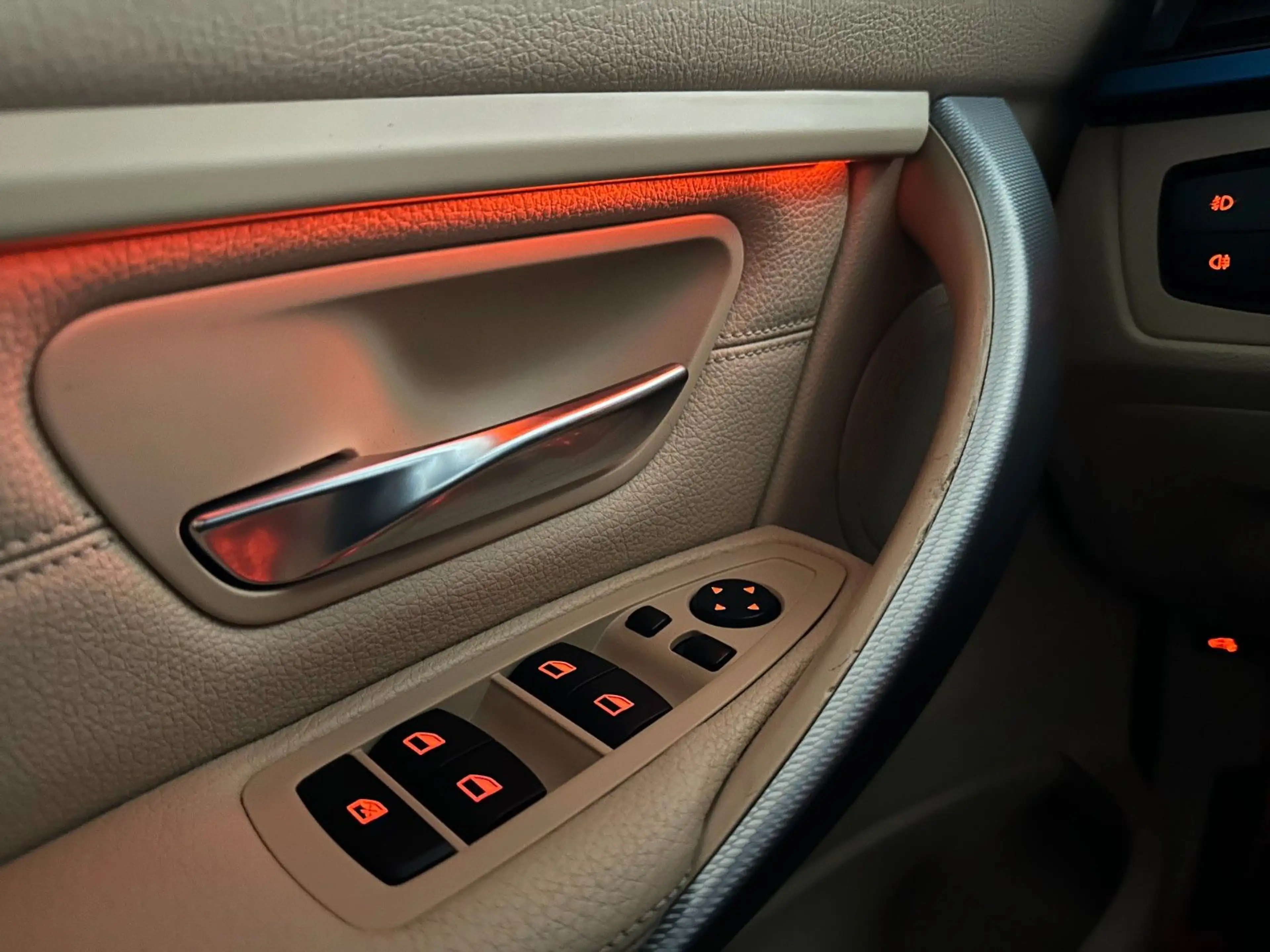 BMW 328 i Touring-M SPORT PAKET-HEAD UP-AHK-MEMORY — photo 23