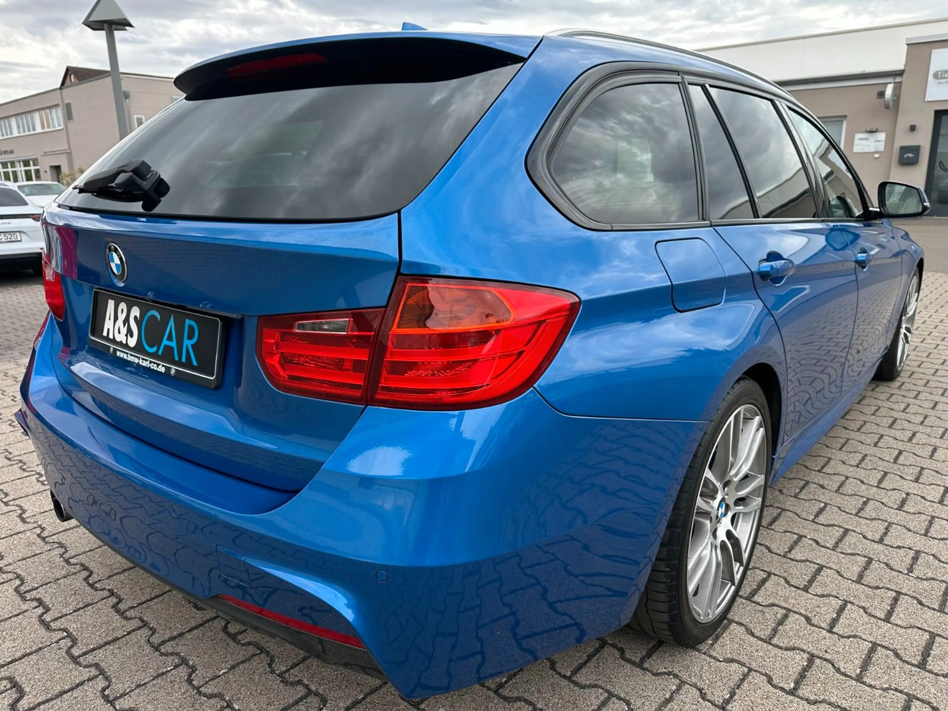 BMW 328 i Touring-M SPORT PAKET-HEAD UP-AHK-MEMORY — photo 5