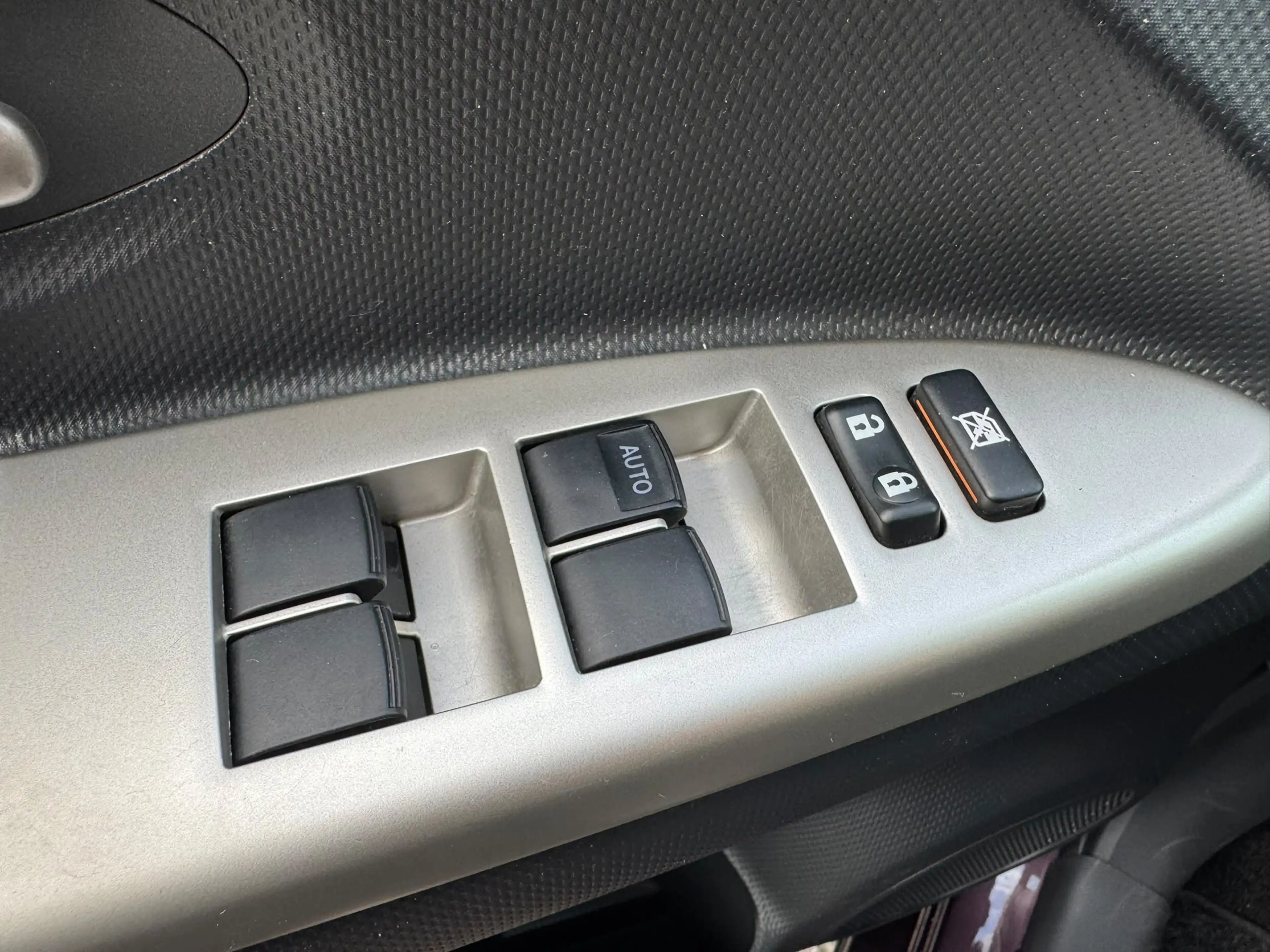 Toyota Urban Cruiser / 1ERE PROPRIÉTÉ / CARNET D’ENTRETIEN / — photo 13