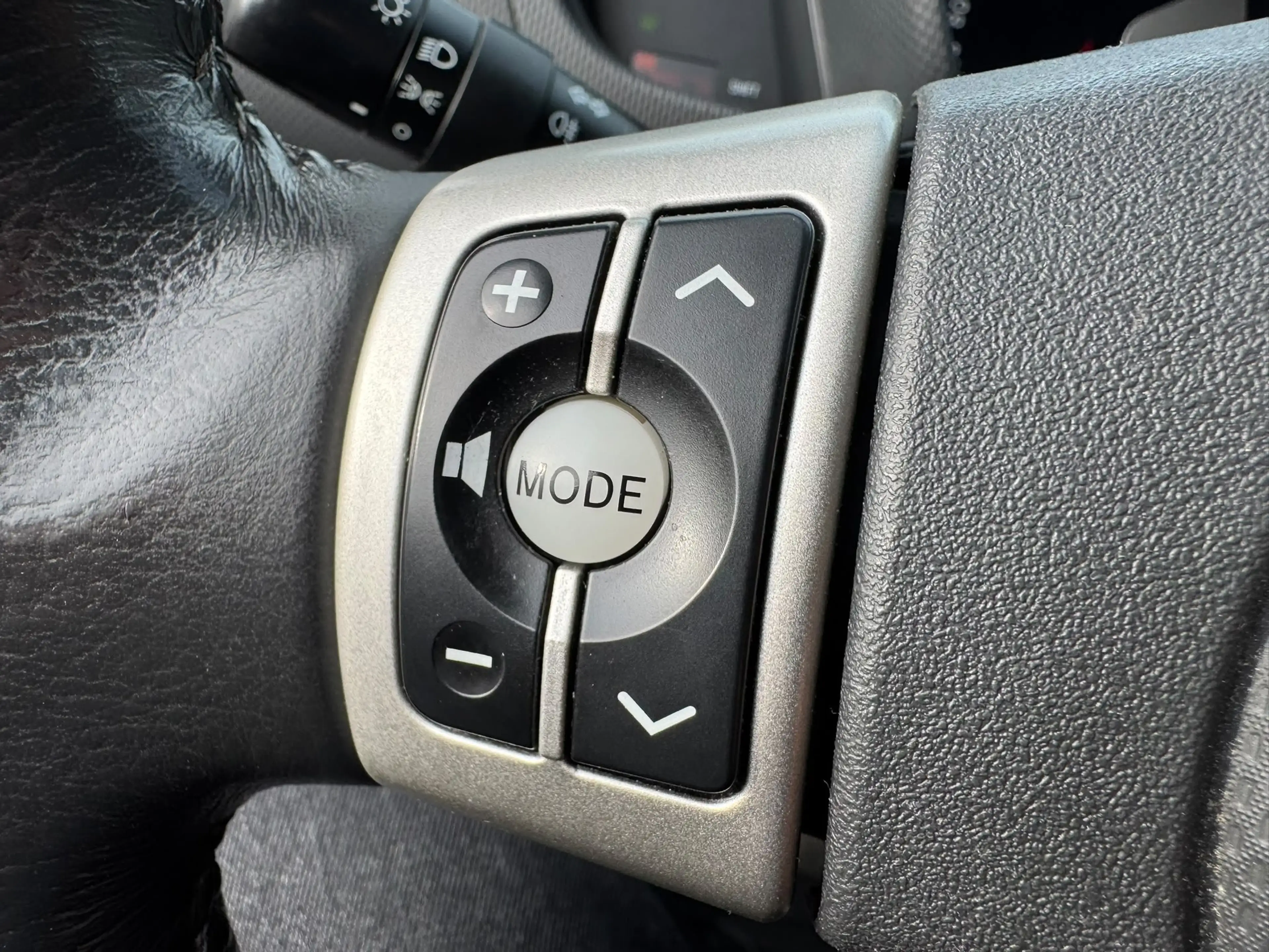 Toyota Urban Cruiser / 1ERE PROPRIÉTÉ / CARNET D’ENTRETIEN / — photo 11