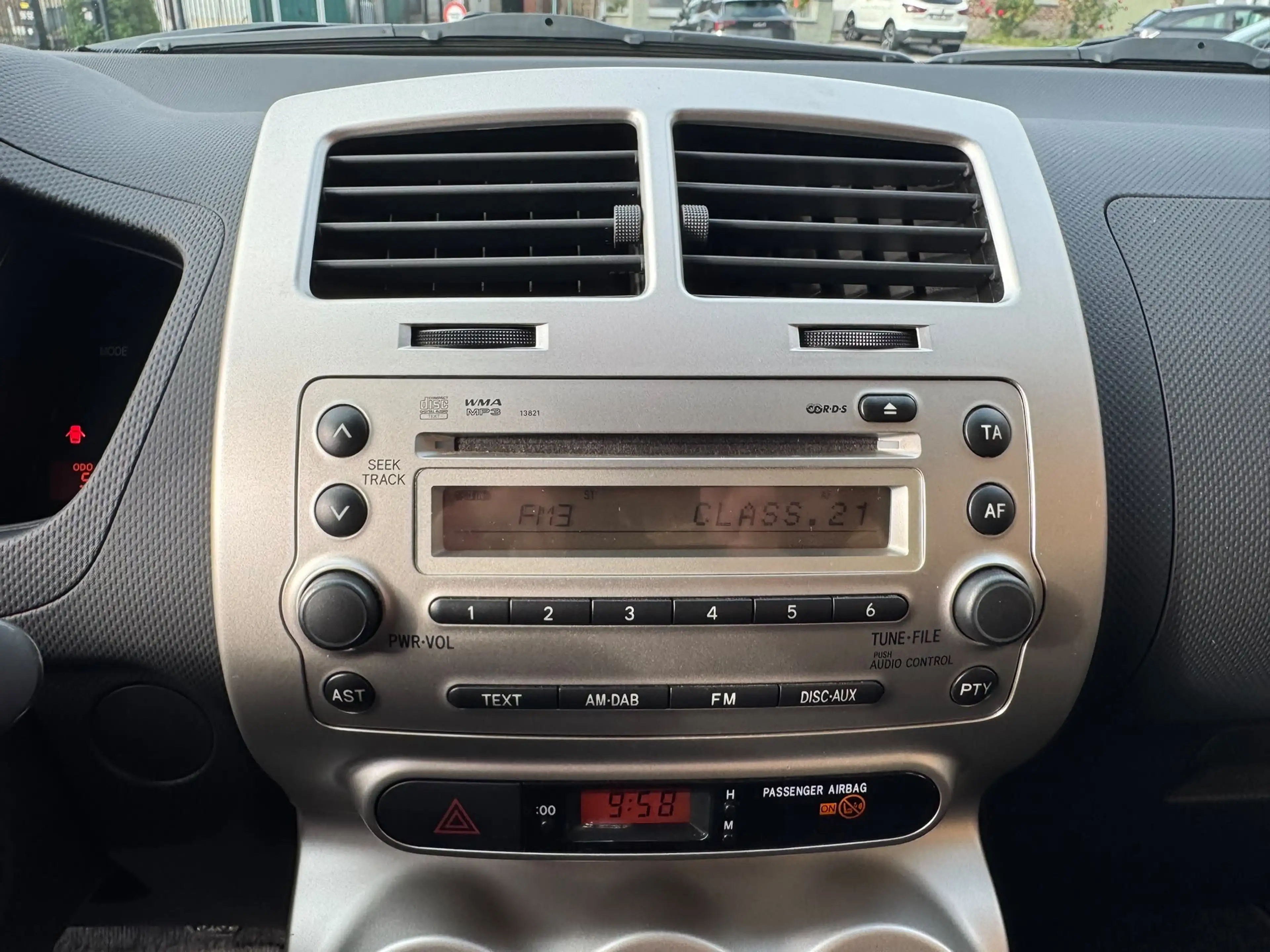 Toyota Urban Cruiser / 1ERE PROPRIÉTÉ / CARNET D’ENTRETIEN / — photo 14