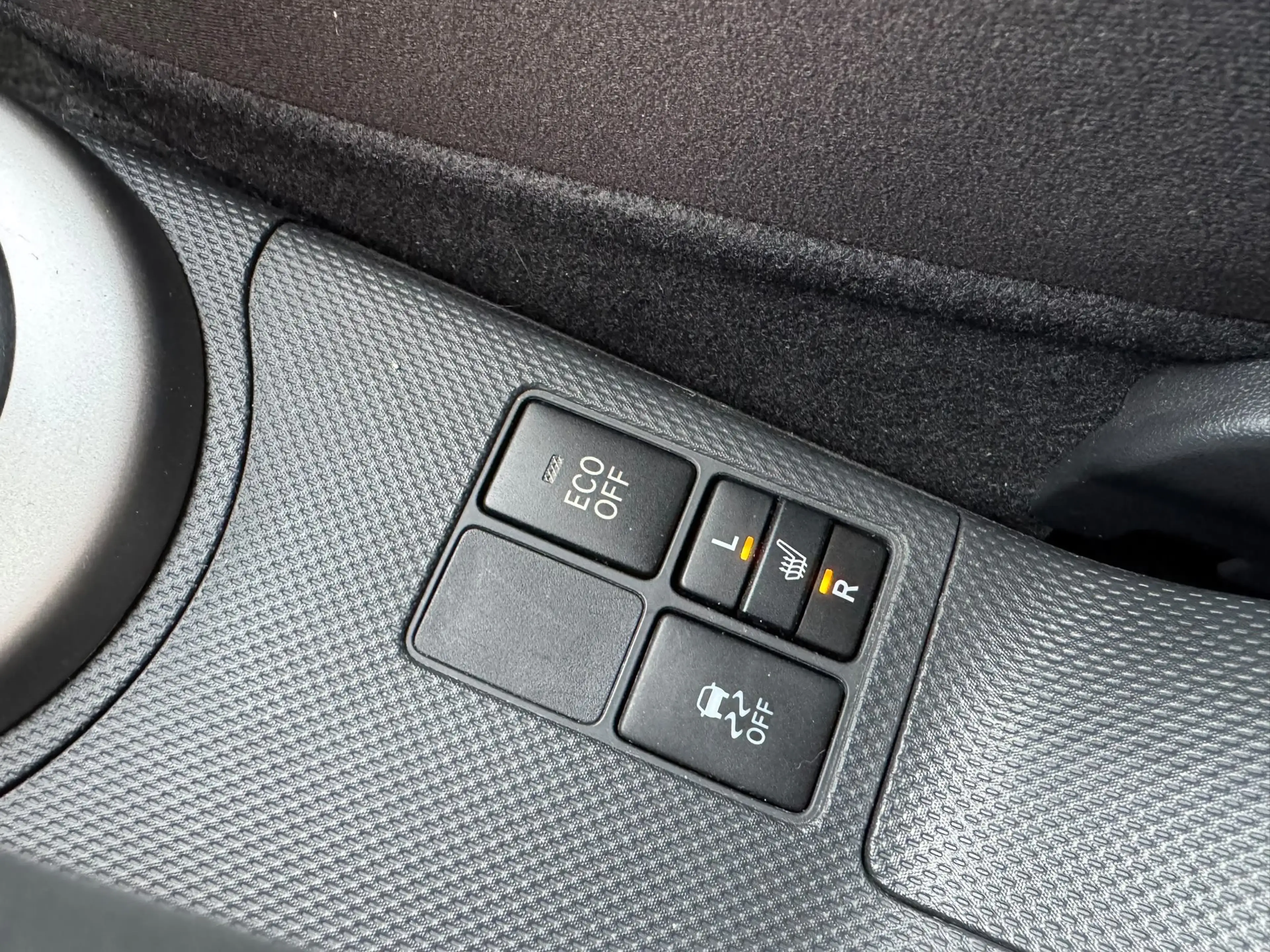 Toyota Urban Cruiser / 1ERE PROPRIÉTÉ / CARNET D’ENTRETIEN / — photo 10