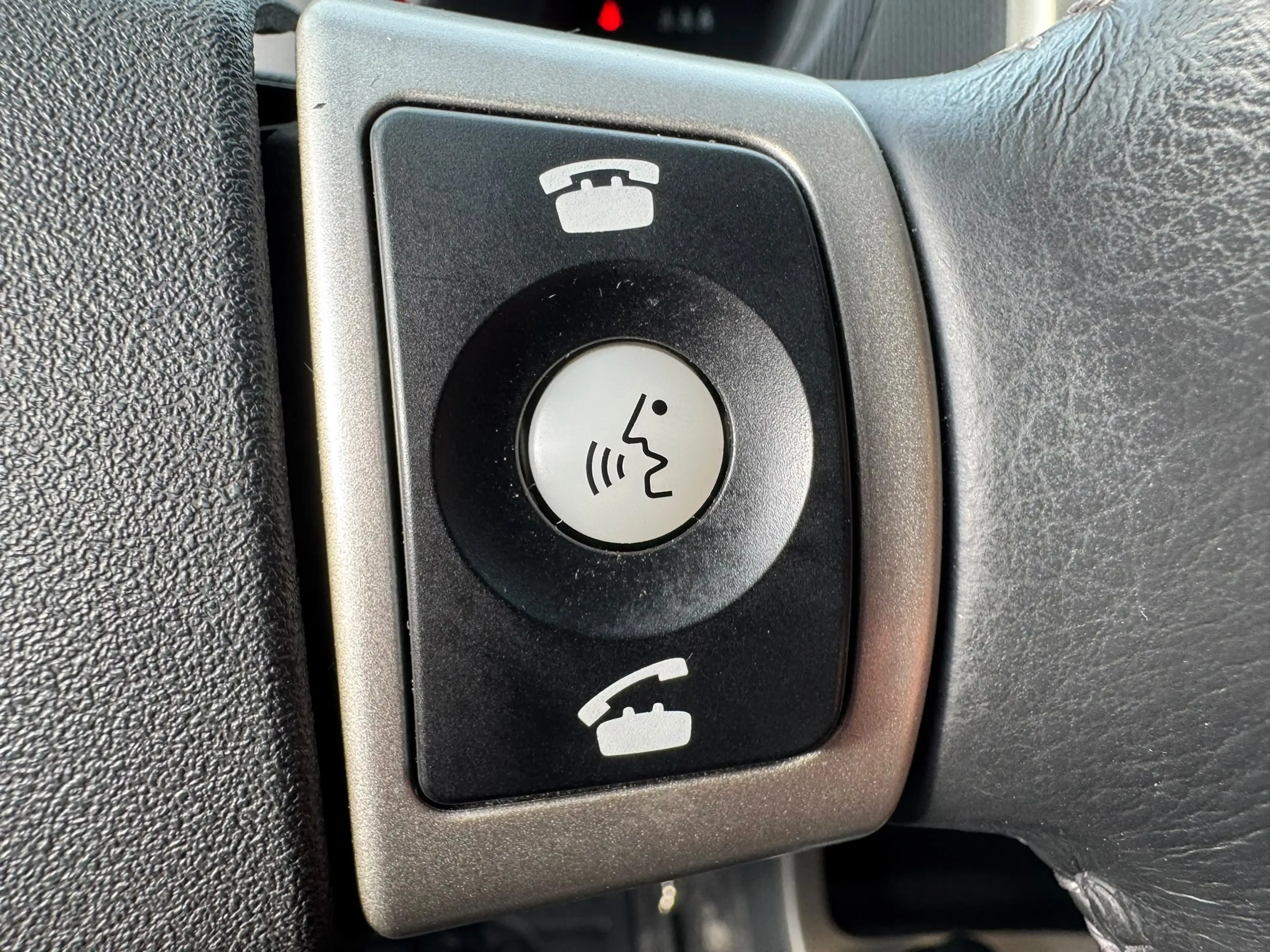 Toyota Urban Cruiser / 1ERE PROPRIÉTÉ / CARNET D’ENTRETIEN / — photo 9