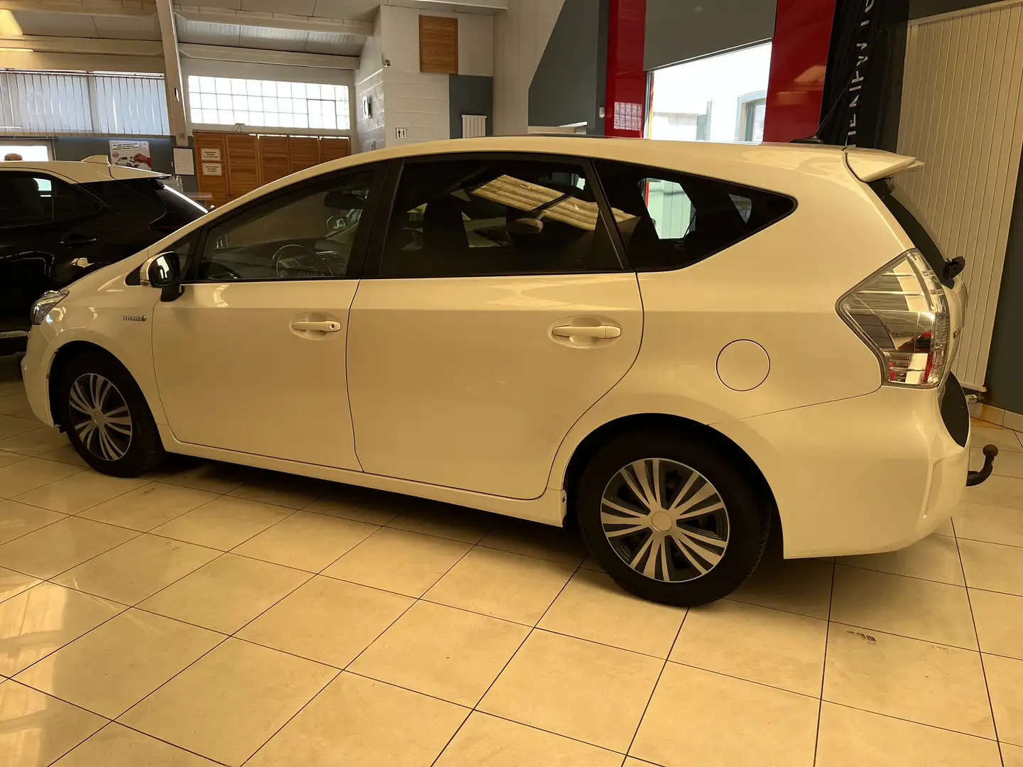 Toyota Prius+ Grand Hybrid 1.8i VVT-i Lounge Biały - 1