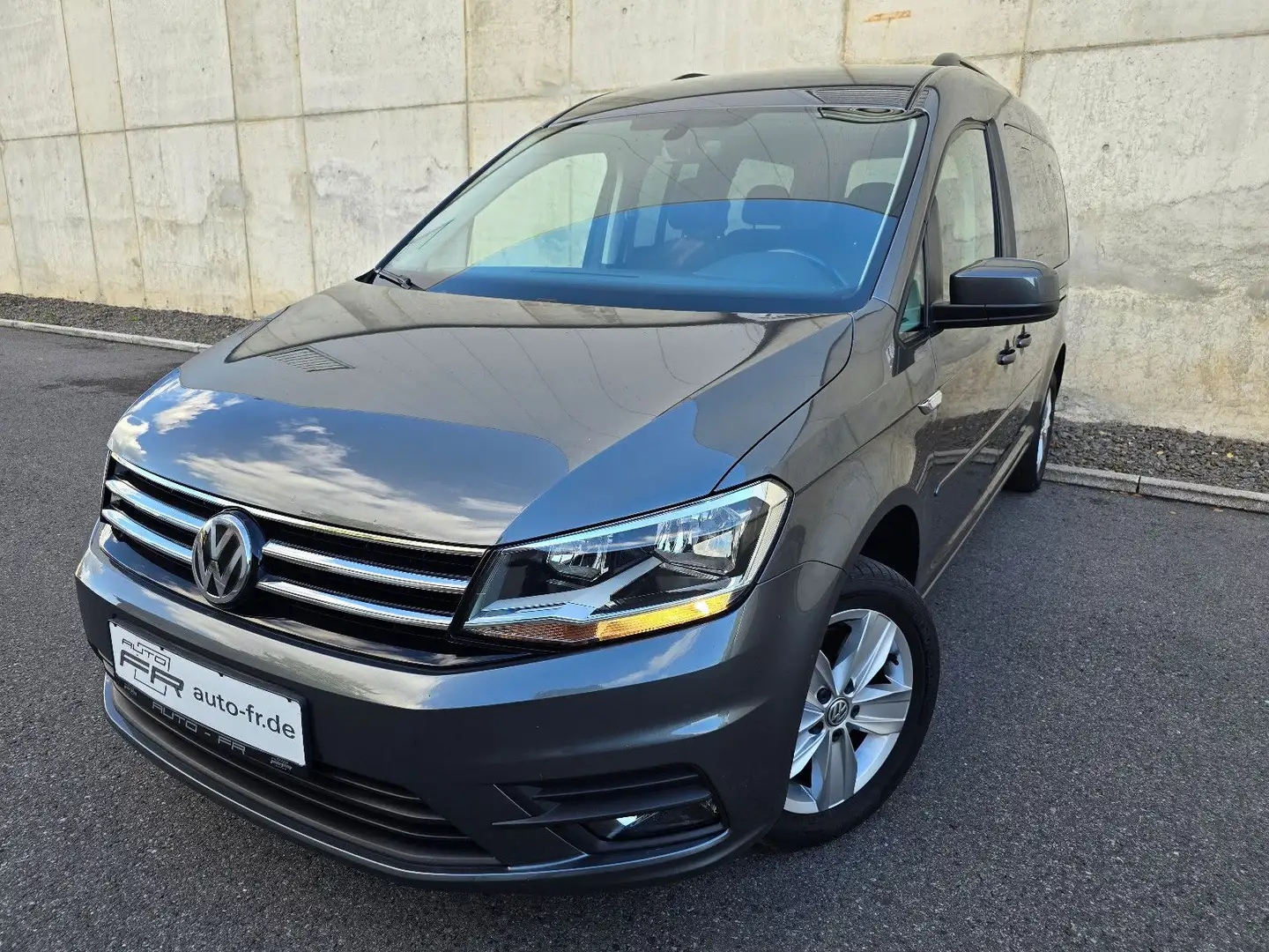 Volkswagen Caddy Maxi Lang 2,0TDI 150PS AHK 7-Sitzer DSG Gris - 2