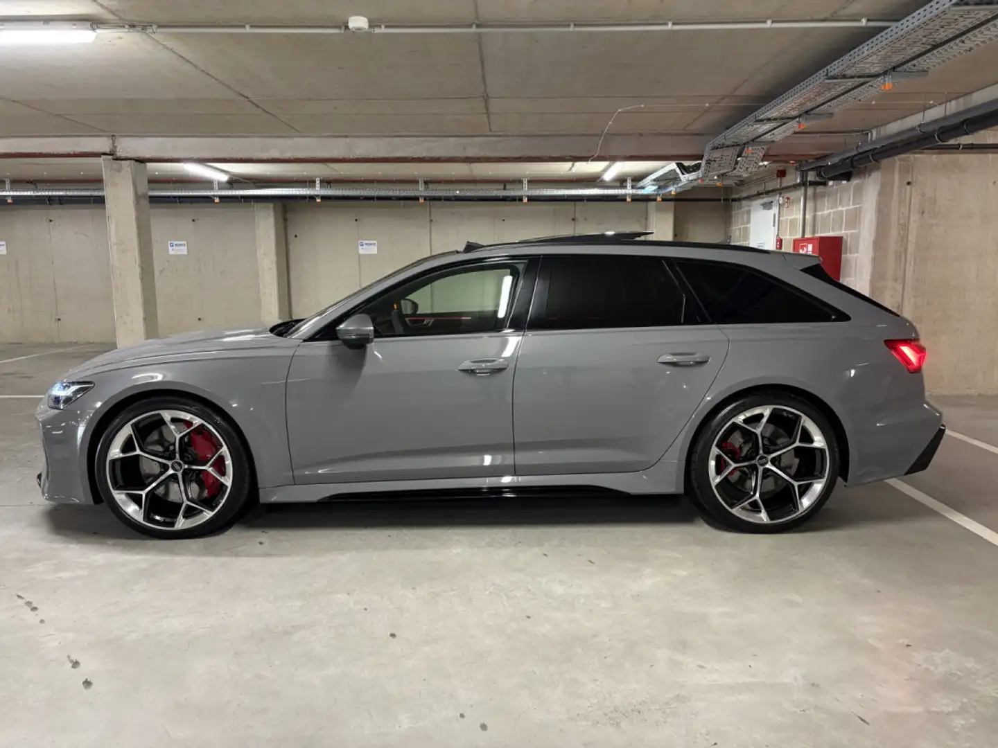 Audi RS6 RS6 PERFORMANCE 4.0 TFSI quattro/ B&O/PANO/HUP/23/ Grau - 2