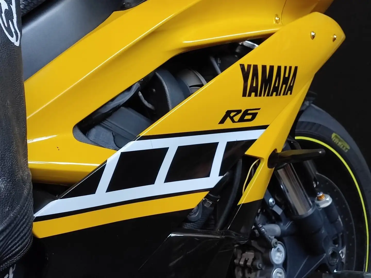 Yamaha YZF 600 R6 žuta - 2