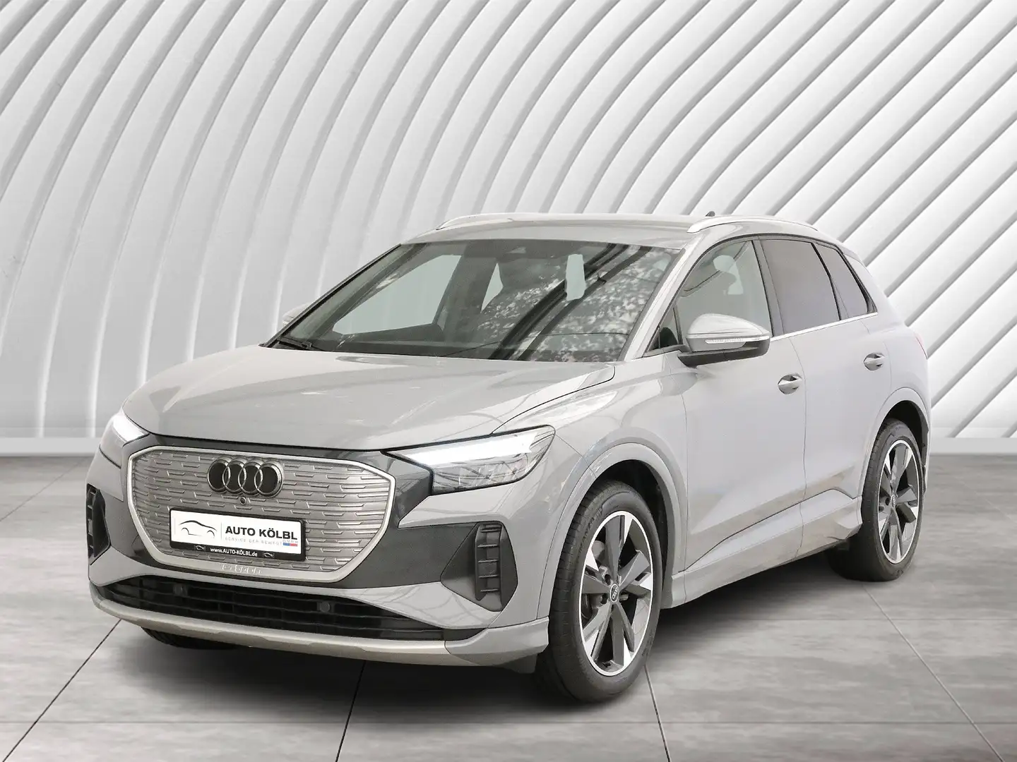 Audi Q4 e-tron 35 e-tron basis LED PDC V+H DAB Klima Grau - 1
