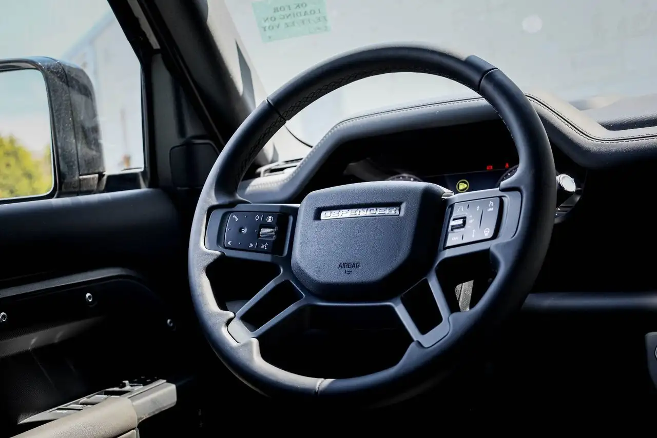 Land Rover Defender снимка Land Rover Defender