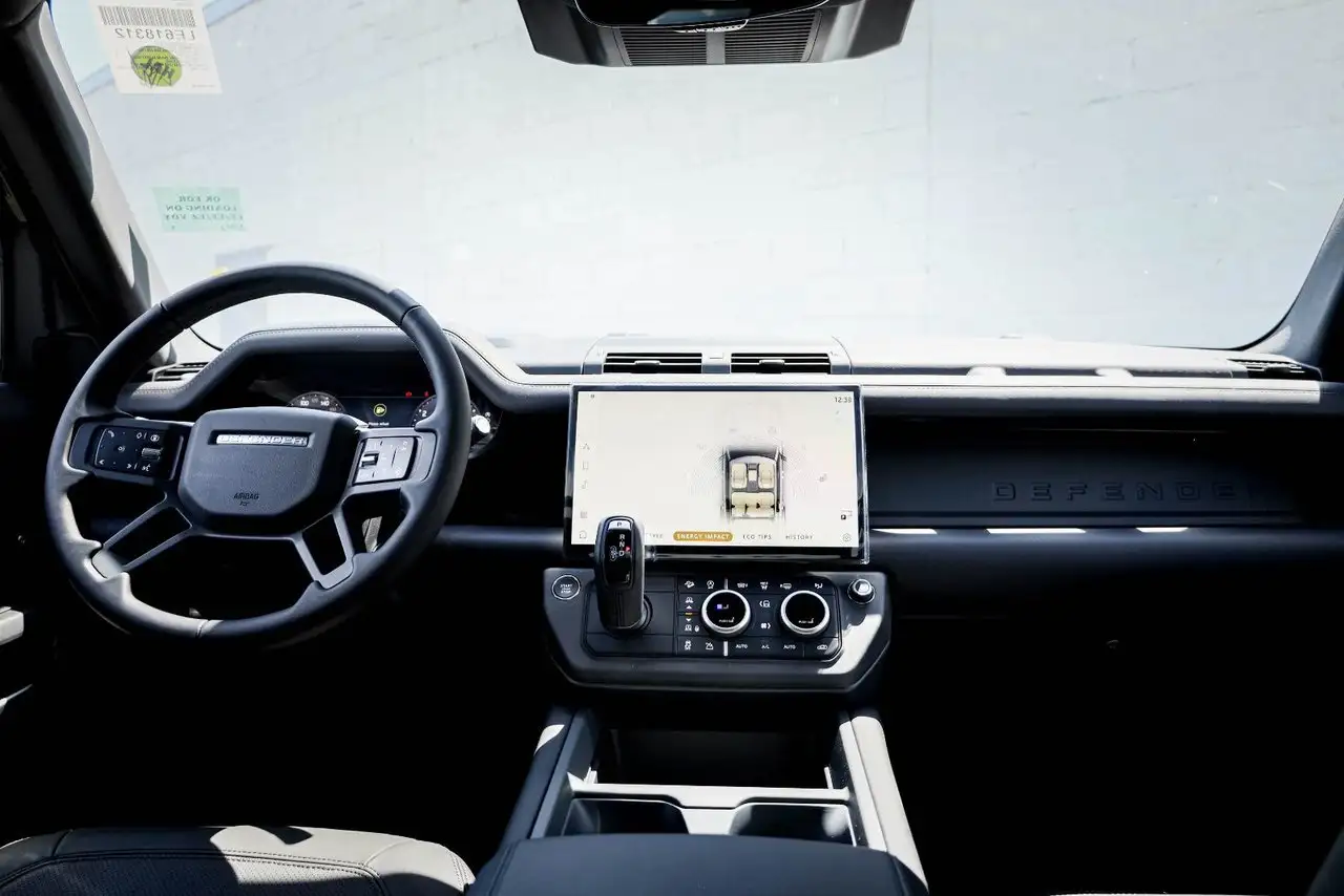 Land Rover Defender снимка Land Rover Defender