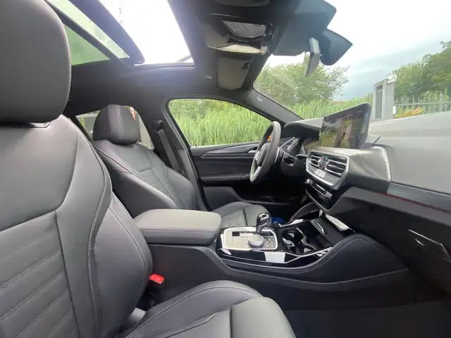 BMW X4 view 10