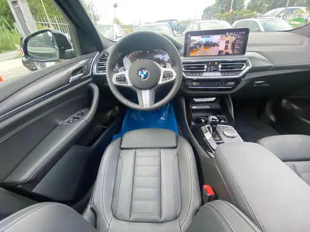 BMW X4 view 8