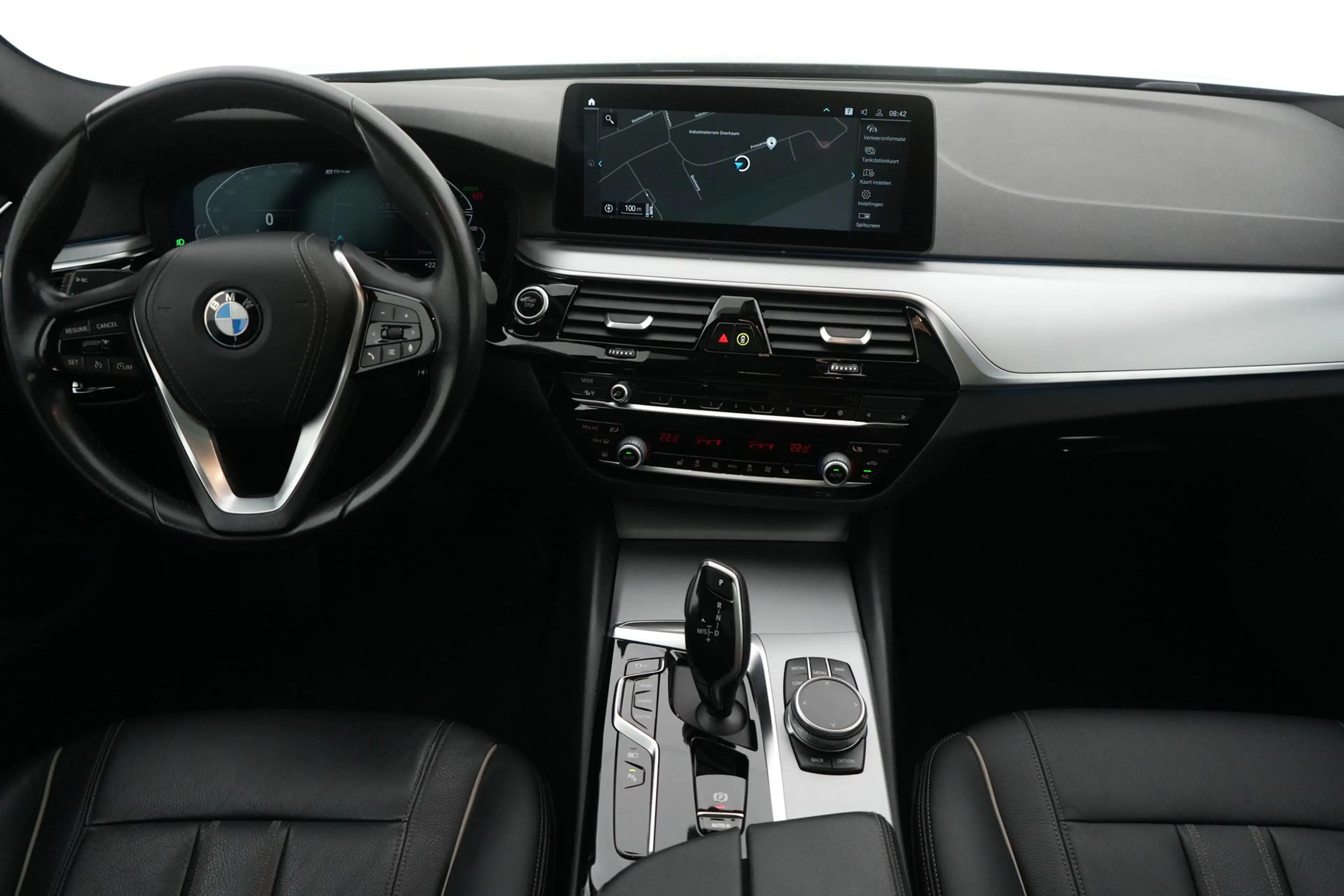 BMW 530 5 Touring 530e PHEV Business LEDER/CUIR LED GPS PD — photo 13