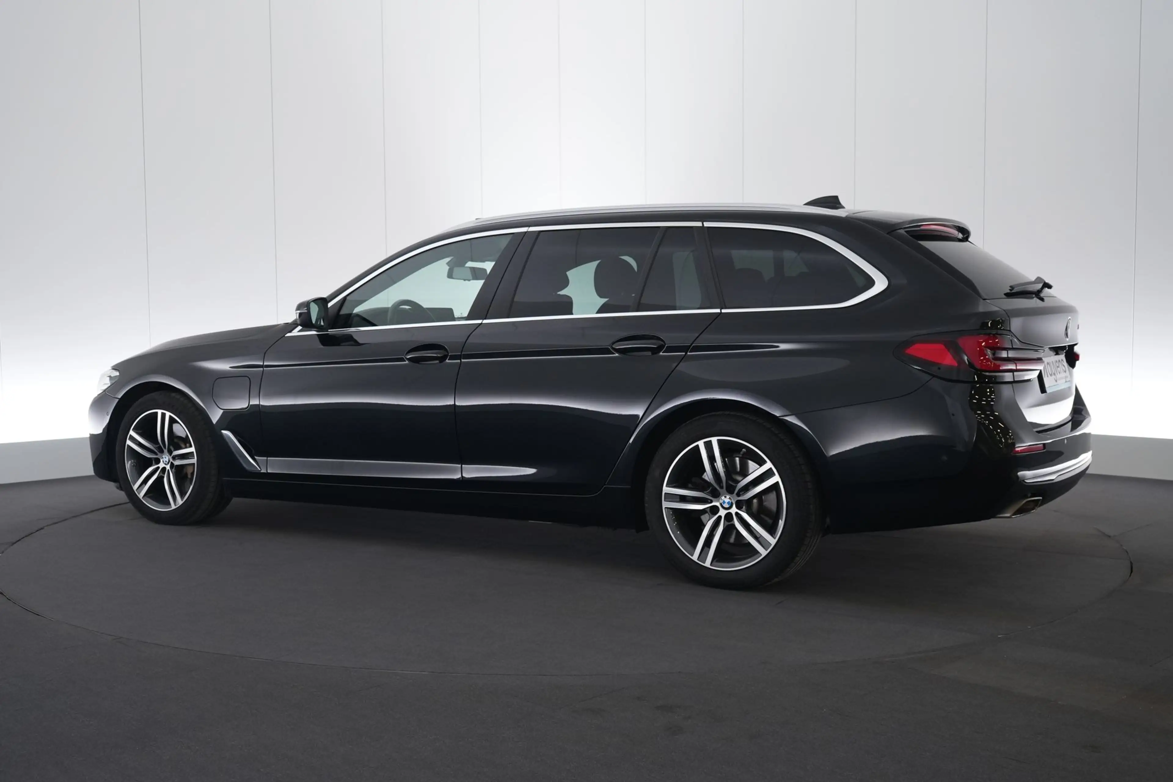 BMW 530 5 Touring 530e PHEV Business LEDER/CUIR LED GPS PD — photo 10