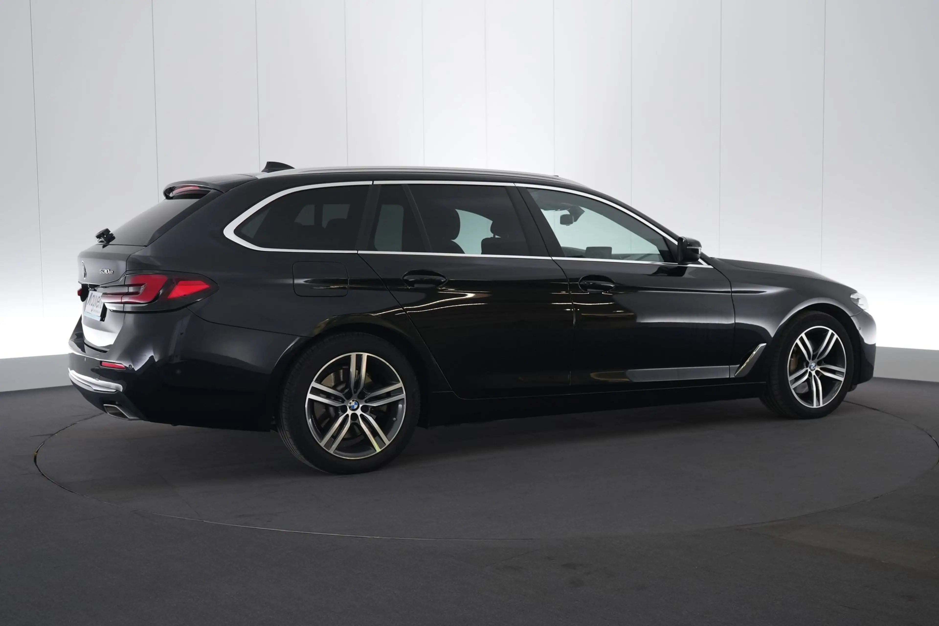BMW 530 5 Touring 530e PHEV Business LEDER/CUIR LED GPS PD — photo 6