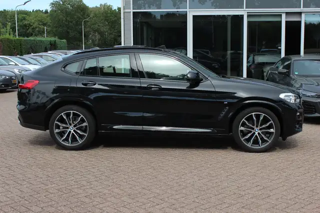 BMW X4 view 5