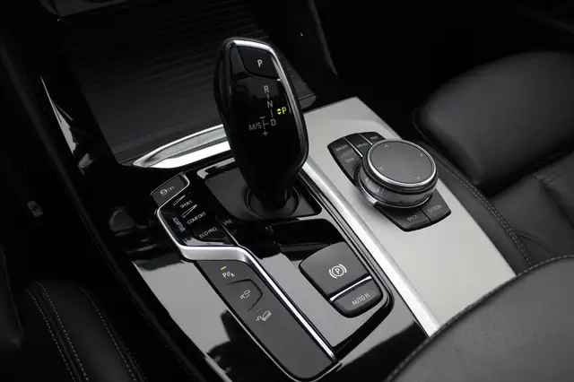 BMW X4 view 28