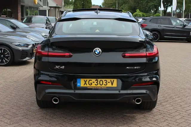 BMW X4 view 15
