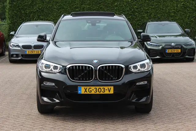 BMW X4 view 8