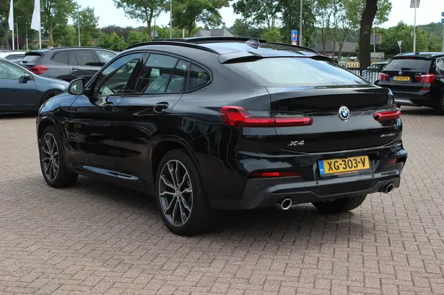 BMW X4 view 3