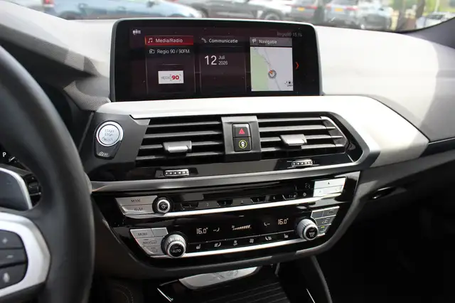 BMW X4 view 19
