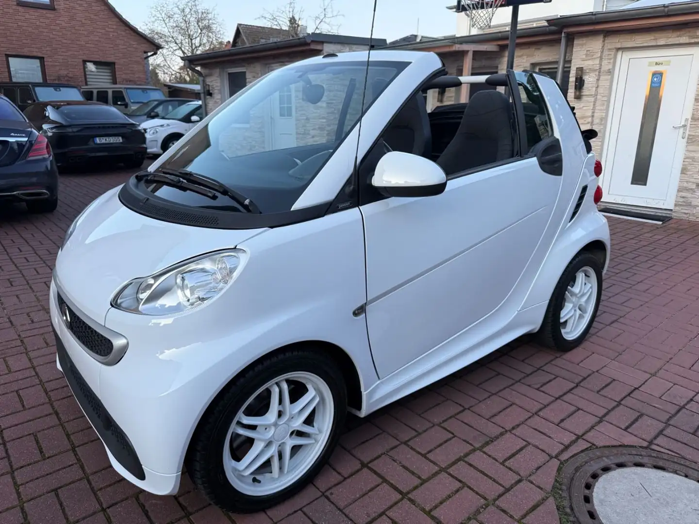 smart forTwo Cabrio Micro Hybrid Drive FACELIFT+BRABUS Weiß - 1