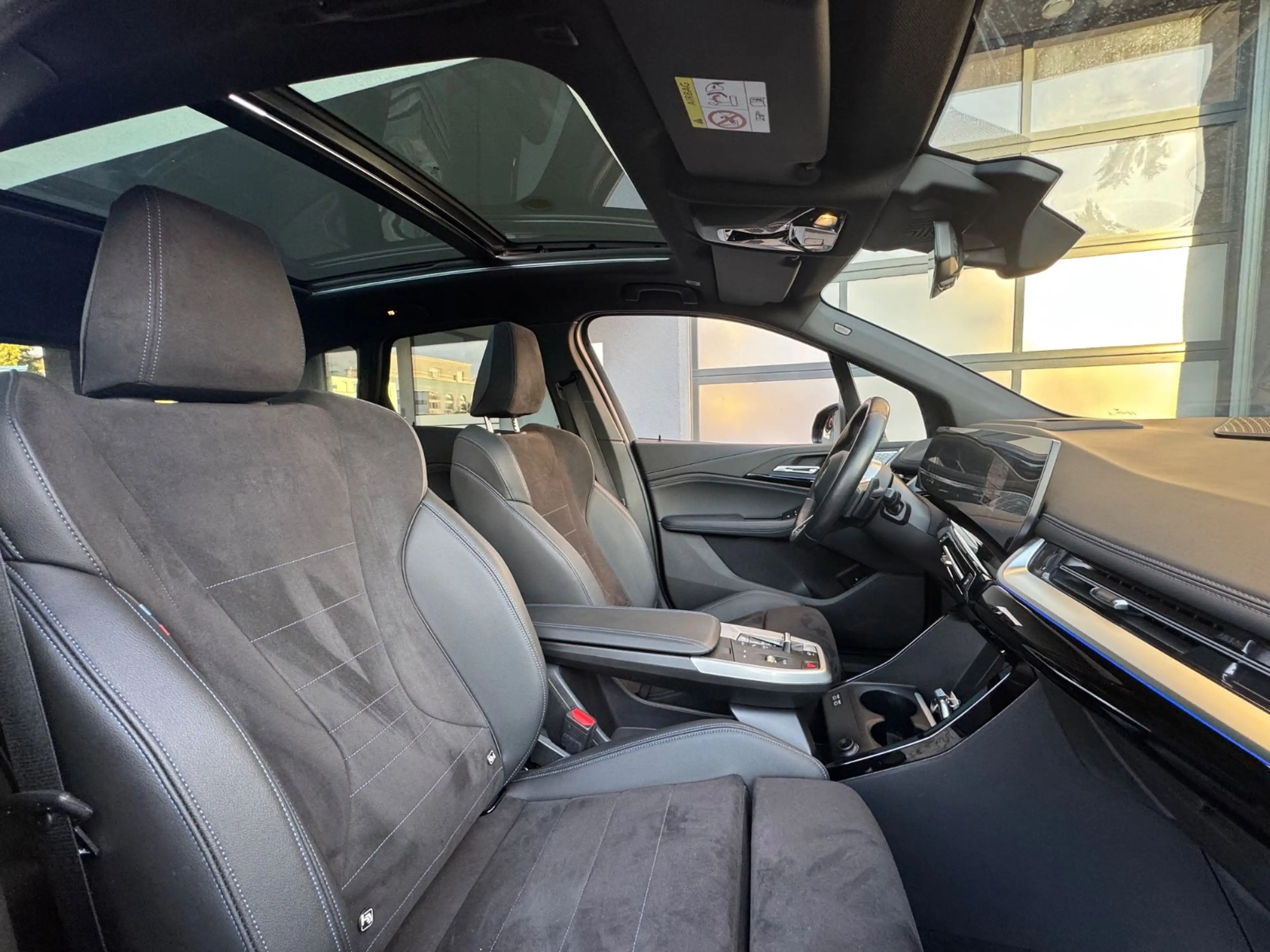 BMW 223 223 i xDrive M Sport — photo 9