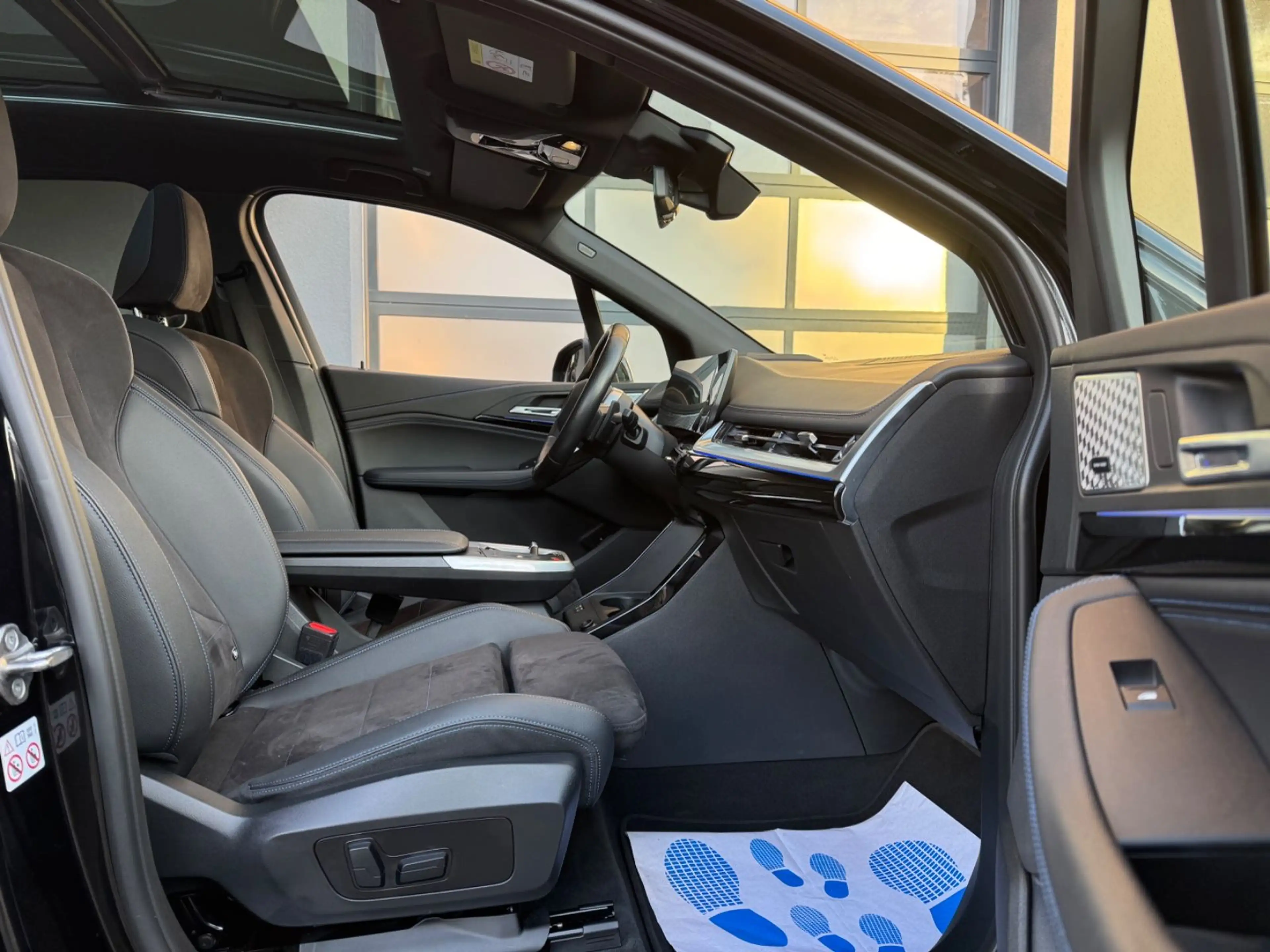BMW 223 223 i xDrive M Sport — photo 11