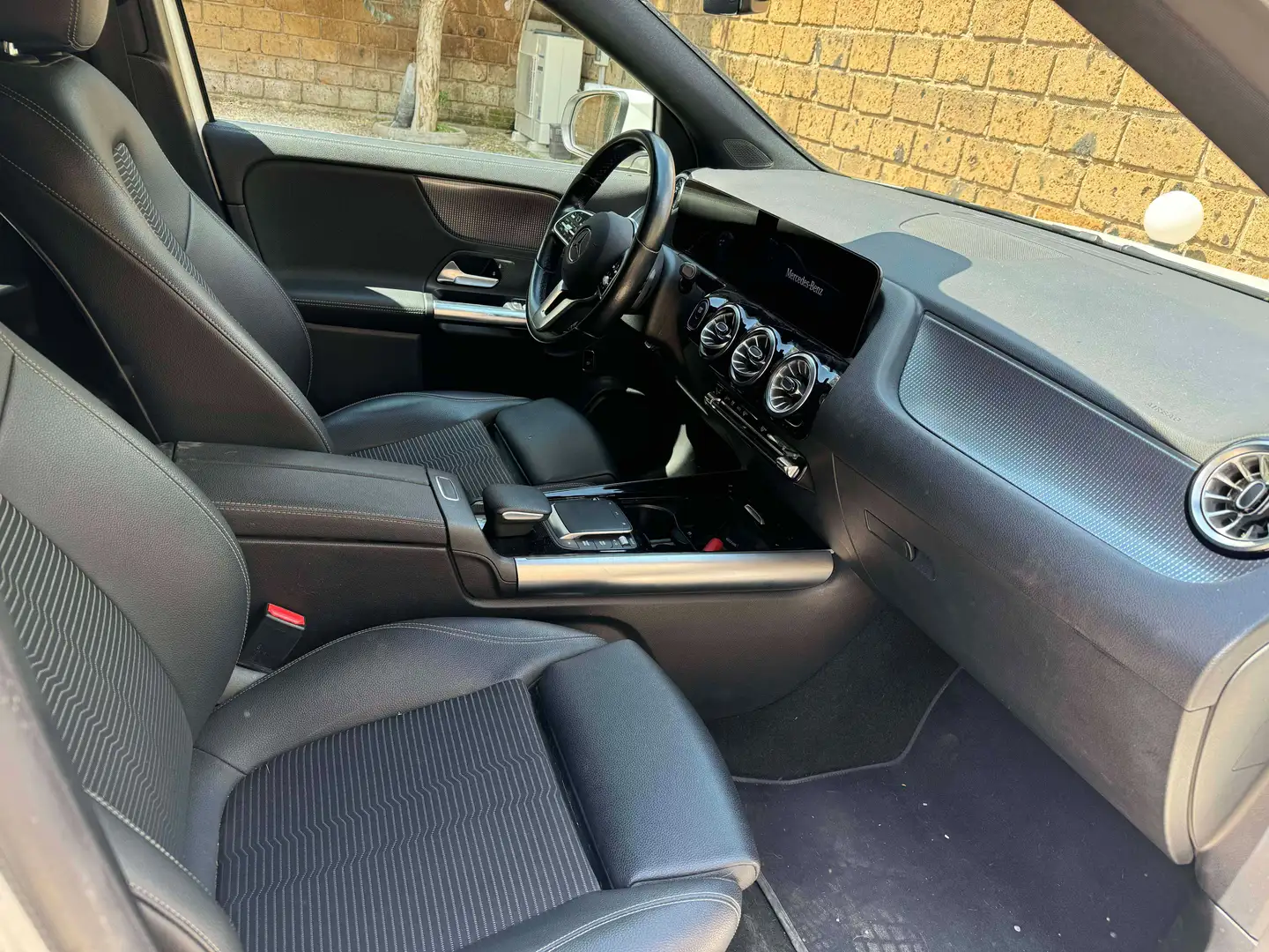 Mercedes-Benz EQA 250 EQA - H243 2021 EQA 250 Premium Plus Bianco - 1