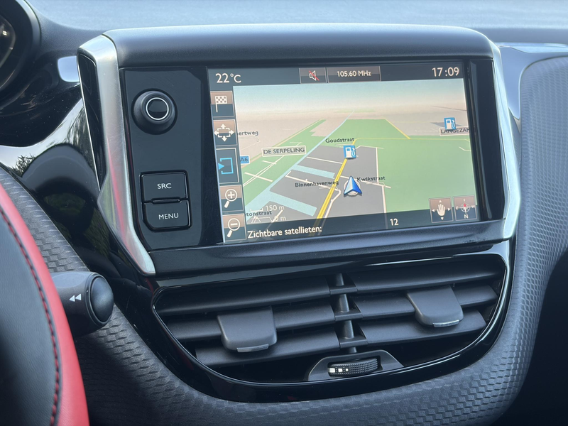 Peugeot 2008 1.2 PureTech Blue Lion Pano,110pk,Navi,Carplay,Air — photo 13