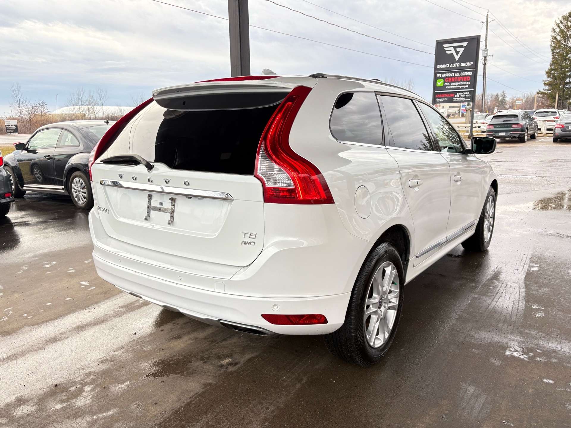2015 Volvo XC60 2015.5 AWD T5 Premier Plus I ACCIDENT FREE I CERTI alt 4