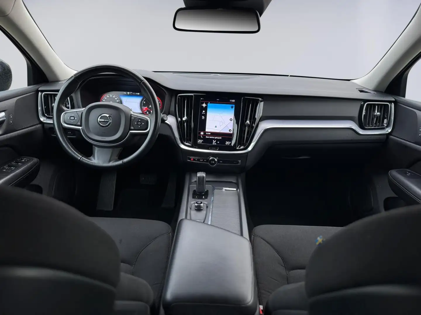 Volvo V60 2.0 B3 Momentum Advantage, eerste eigenaar, Origin Grijs - 2